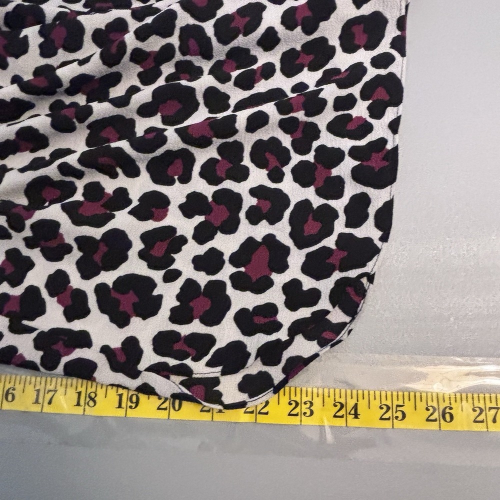 Michael Kors Animal Print Pullover Blouse Top Shirt Size Medium V-Neck Career - Picture 11 of 11
